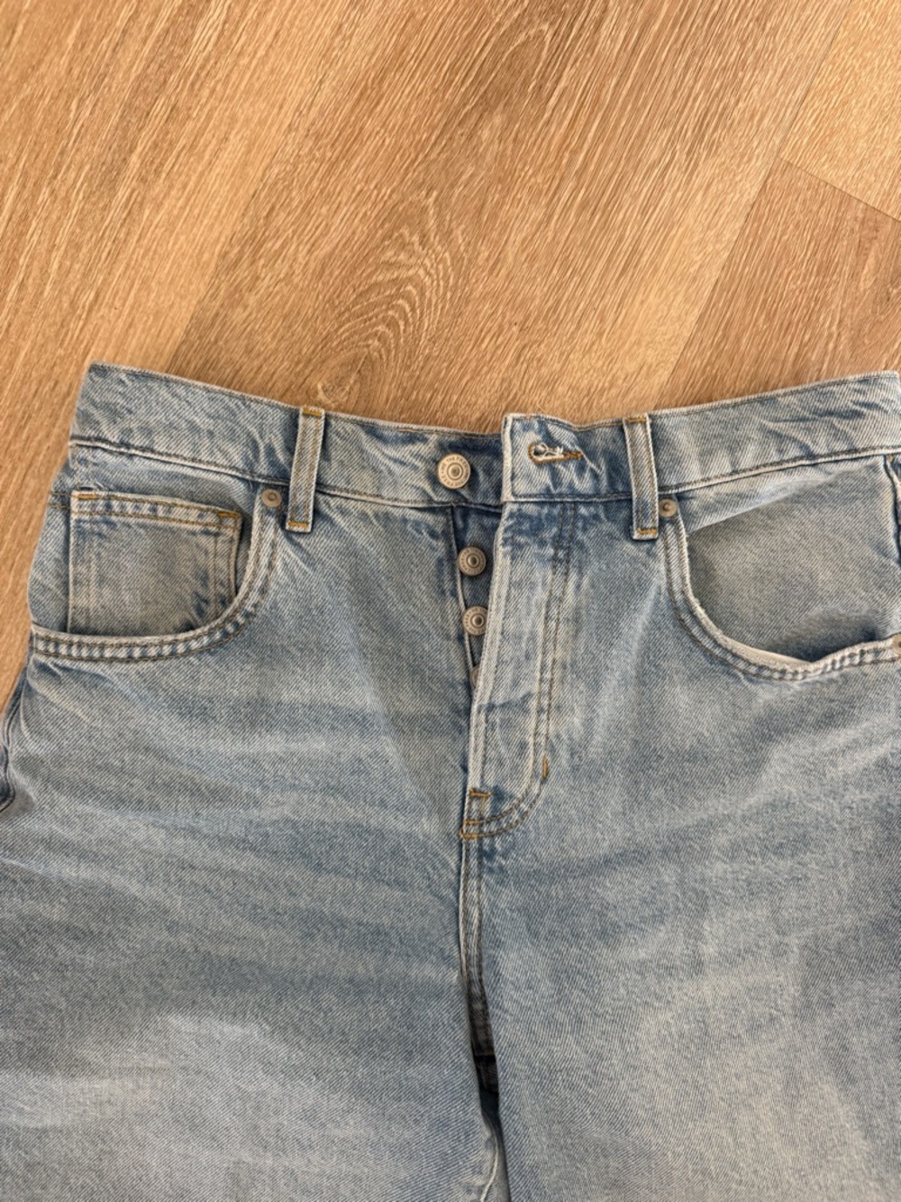 FREE PEOPLE cut off Jean shorts, Bermuda shorts - Picture 3 of 9